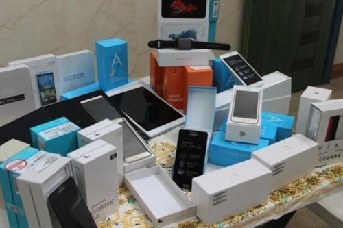گمرک ممنوعیت واردات گوشی بالای ۶۰۰ دلار را تکذیب نمود