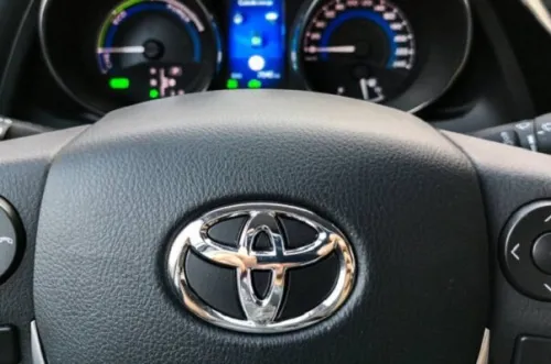 شروع ثبت نام ۵ خودروی وارداتی از فردا مسدودی وجه اولیه الزامی است