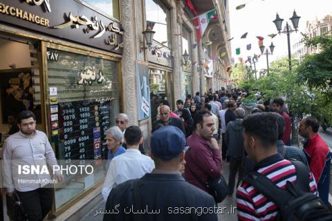 مردم در مقابل صرافی ها تجمع نكنند، دلار فقط به متقاضیان قانونی تعلق می گیرد