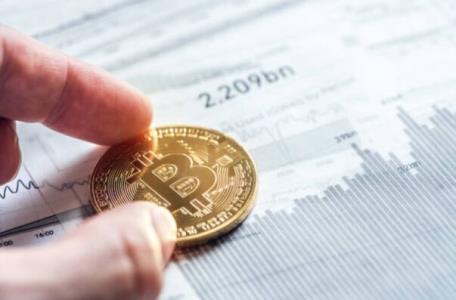 قیمت بیتكوین در آستانه ۱۲ هزار دلاری شدن