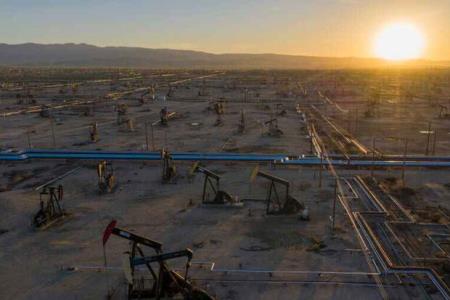قیمت طلای سیاه كاهش پیدا كرد